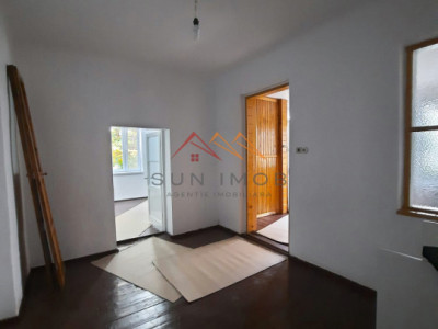 Apartament 2 camere, curte proprie 50 m2, Zona A, Campina, Prahova