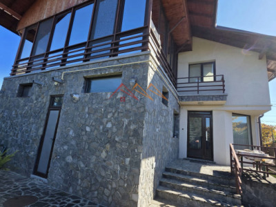 Apartament la casa, 2 camere, parcare, zona Muscel